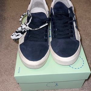 Off-White Low Vulcanized/Sued White Navy Blue